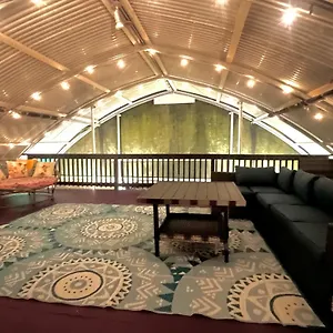 Homestay Off-grid Getaway With Ocean Views In Paradise